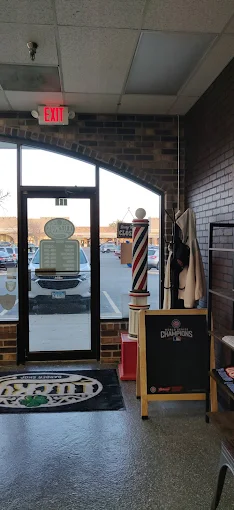 Lucky's Barber Shop entrance